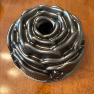 Nordic Ware Rose Bundt Cake Pan